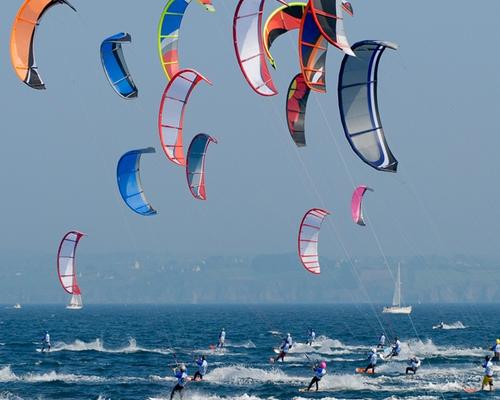 Kite surfing (best season: Nov–Feb) Hotel Riva Hua Hin Kite surfing (best season: Nov–Feb) Hotel Riva Hua Hin